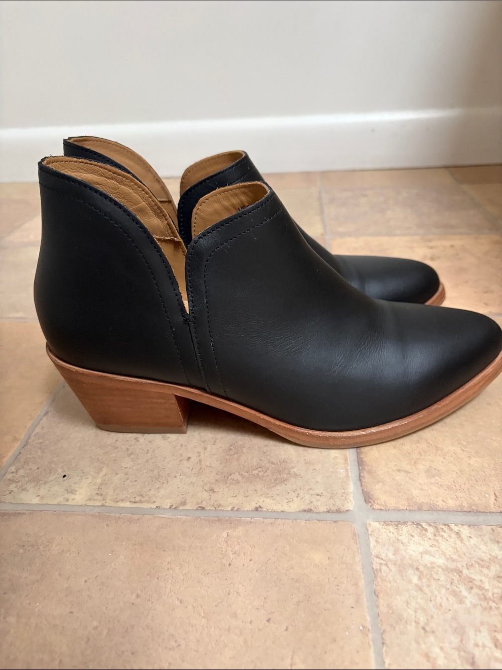 Nisolo Women's Black  Leather Ankle Boots size 9.5